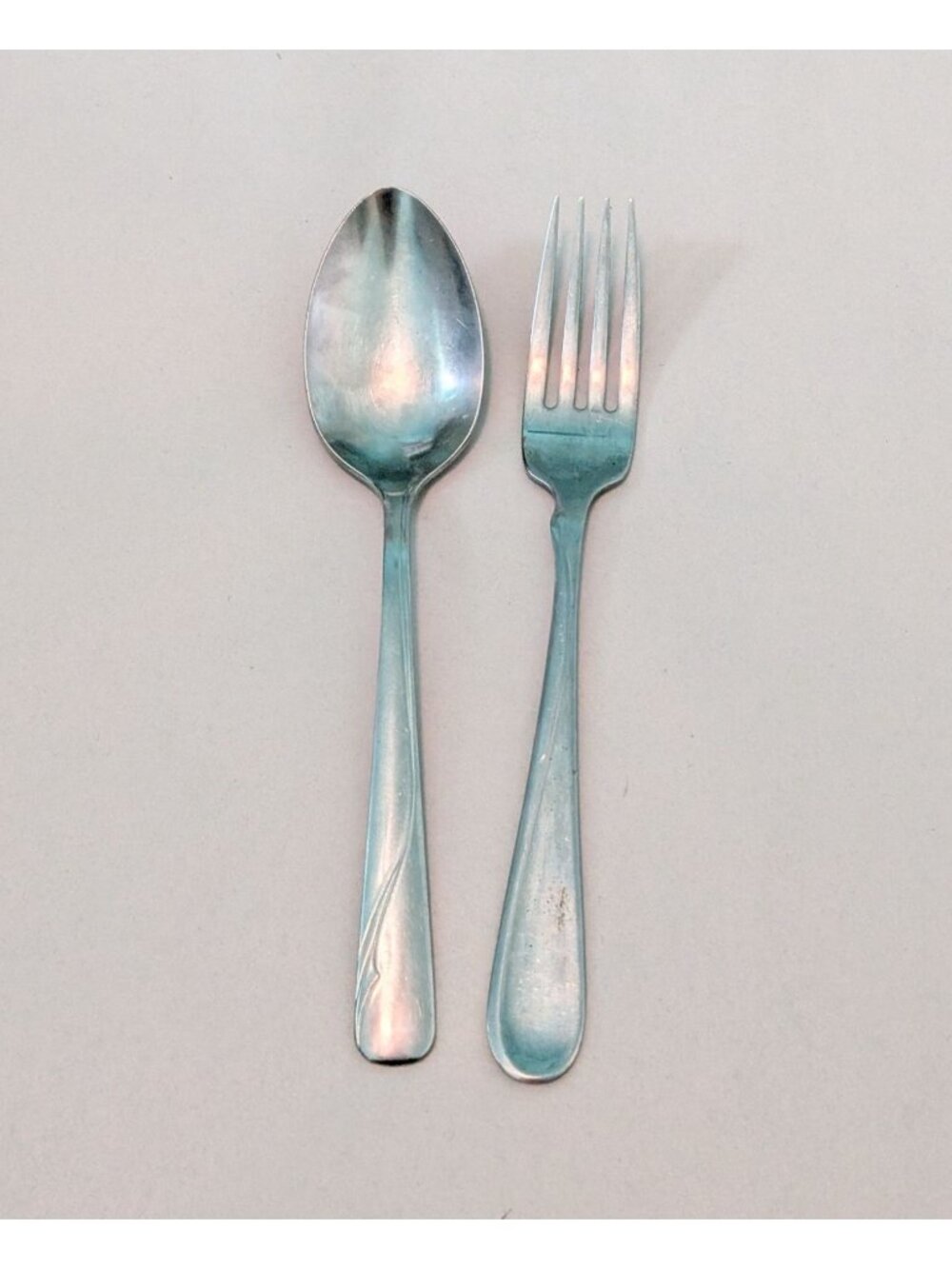 Oneida stainless Steel Fork and Knife 2pc Set